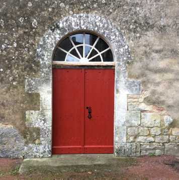 Porte de la Chapelle des Hommes